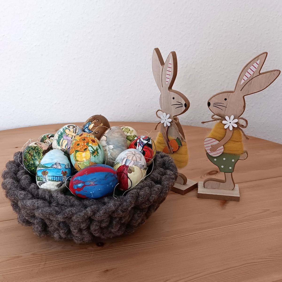 Strickkorb NIDO Osternest mit bemalten Ostereiern