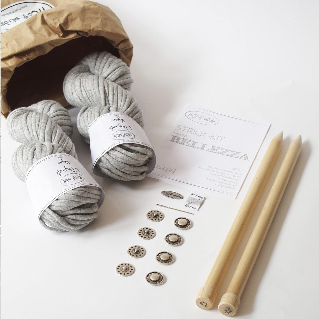 Strick-Kit GOIA mit 400g L'ORIGINALE VEGAN, Näh- und Stopfnadel, XL Druckknöpfen, Metall-Logo und optional Stricknadeln