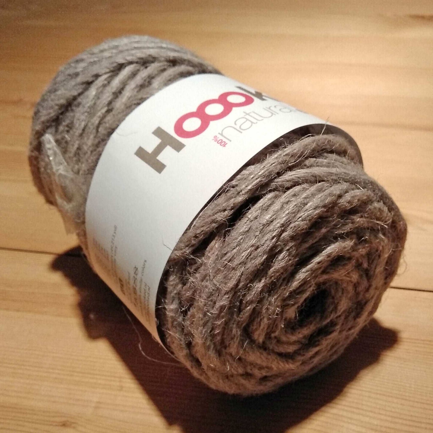 Jutegarn von HOOOKED 350g Farbe taupe