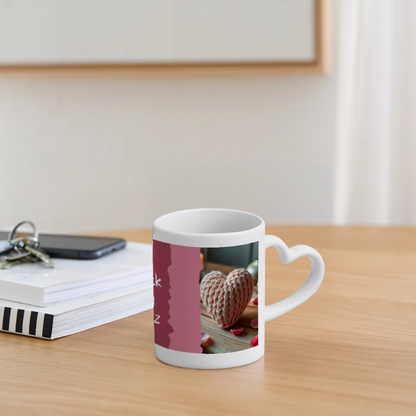 Herzhenkel-Tasse Motiv In jedem Strickstück steckt ein Stück Herz - Weiß