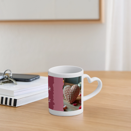 Herzhenkel-Tasse Motiv In jedem Strickstück steckt ein Stück Herz - Weiß