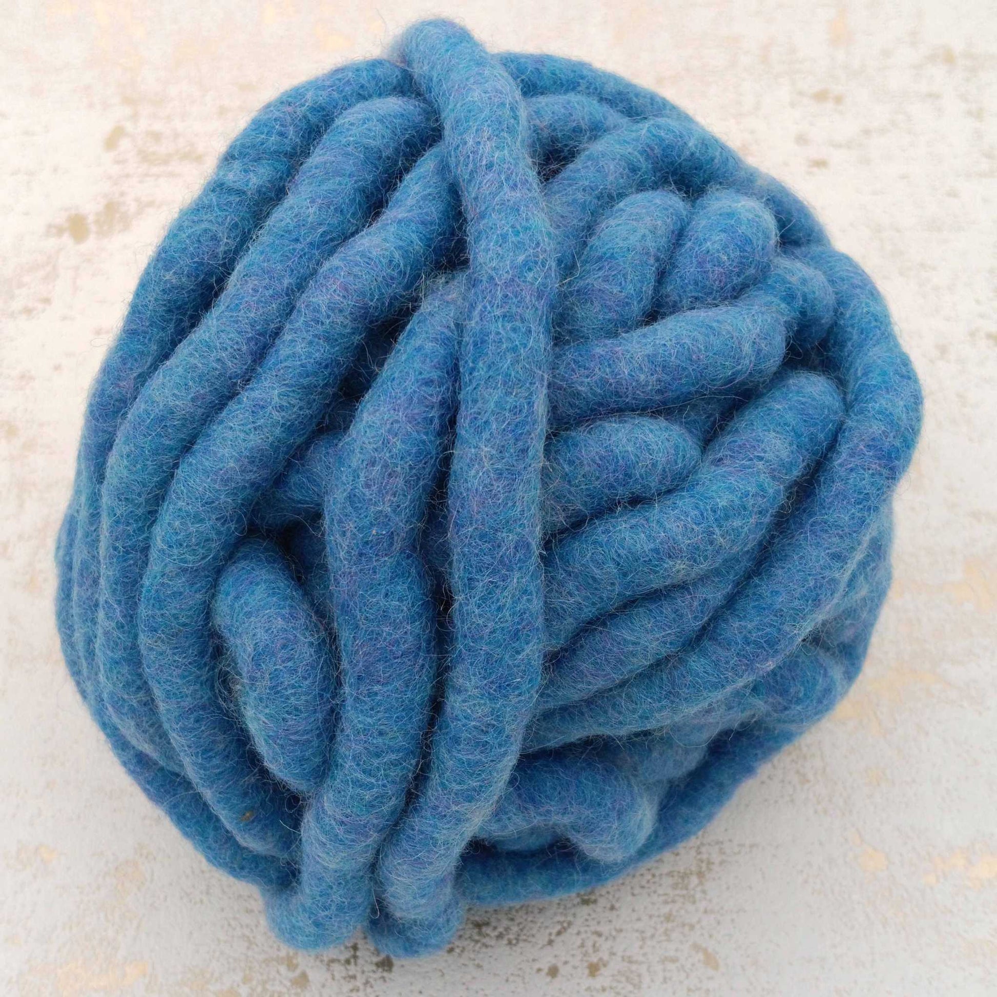 WOOL XXL 250g in Aqua für grobe Strickprojekte